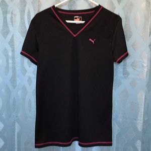 Puma woman’s size XL black short sleeve v neck tee